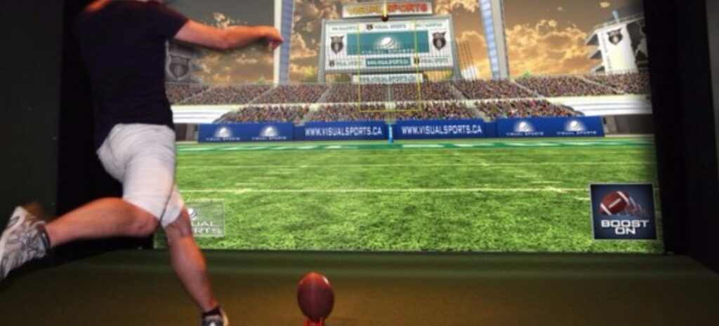 Simulateur de football américain avec joueur kickant un ballon.